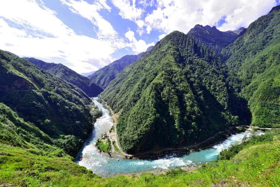 分账剧《金屋藏夫》一次性全集透支前期关注度